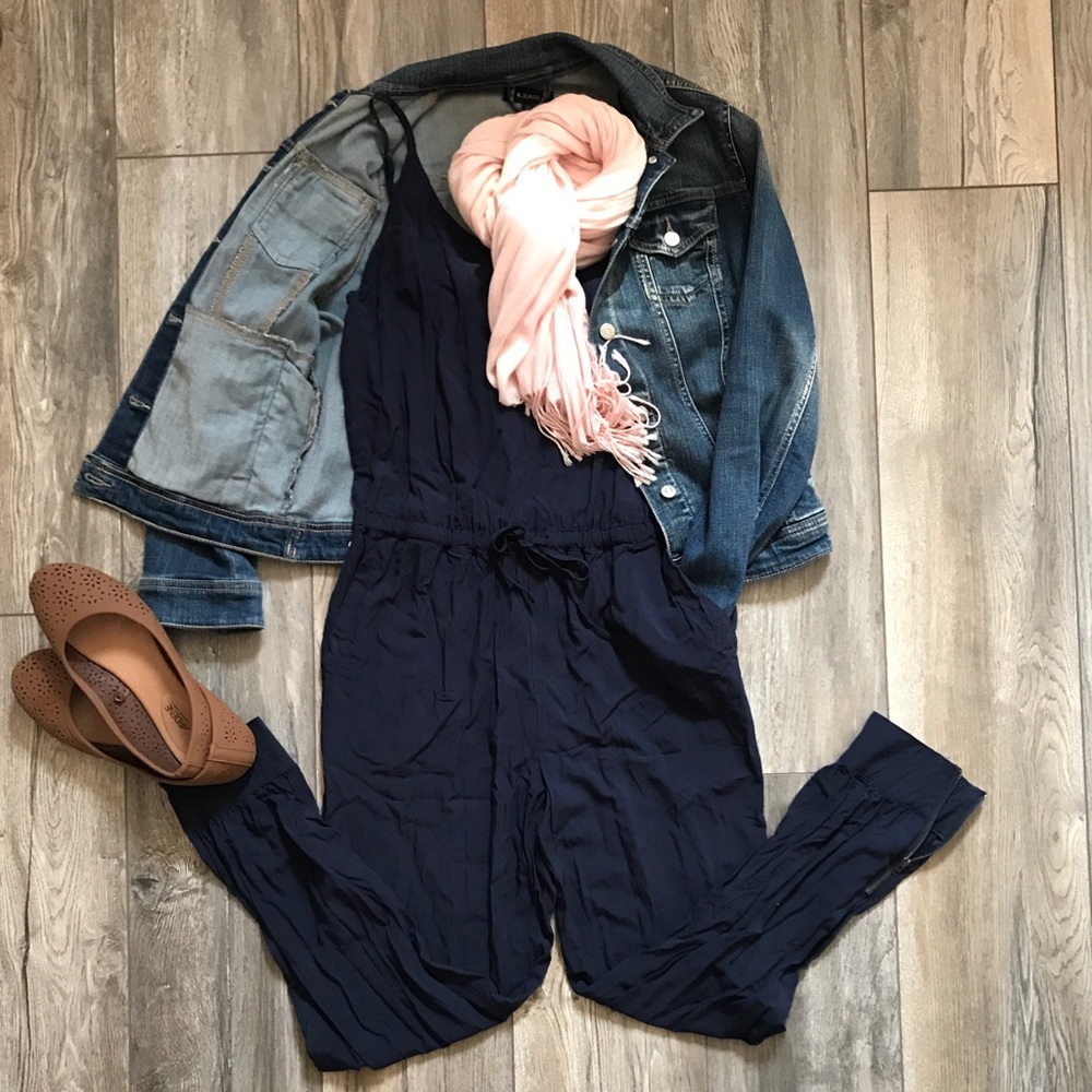 Banana Republic Jumpsuit with Pockets!